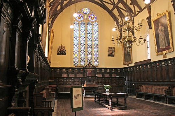 HOD - Exeter's Historic Guildhall: Paintings & Heraldry
